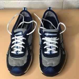 Skechers sport shoes blue mesh trim Sz 8